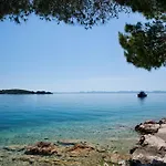 Zelena Punta 아파트 *